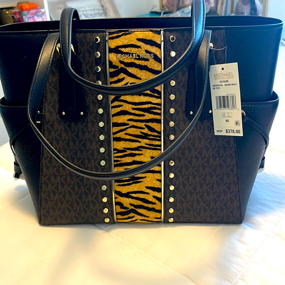NEW MICHAEL KORS BAG